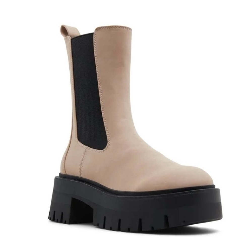 NEW NEVER WORN - DAFNEYY - Call It Spring Boot - Size 7